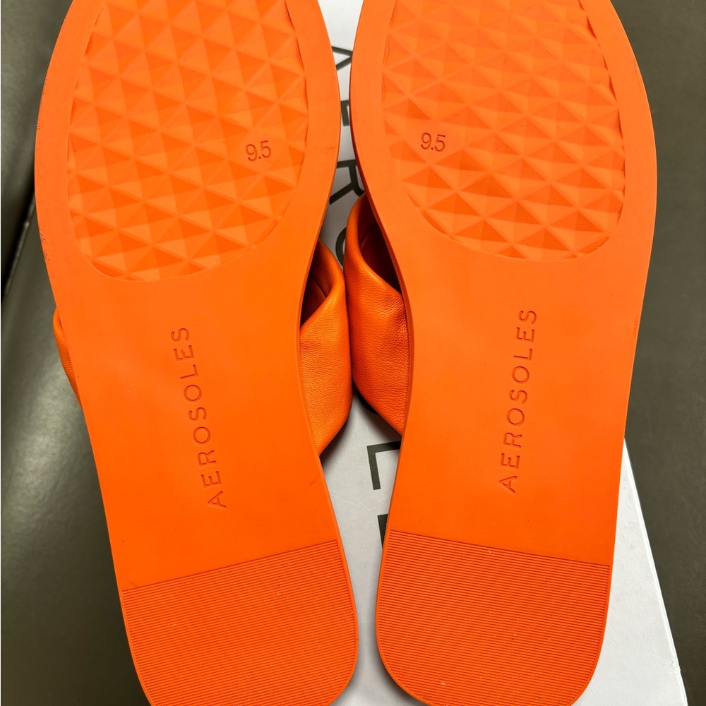 Like New! Worn once inside, Aerosoles Size 9.5 Bond Sandals in Mandarin - Picture 4 of 4